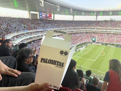 Esta caja poporopos cuesta 110 quetzales. Car&iacute;simo todo. (Foto: Pedro Pablo Mijangos)