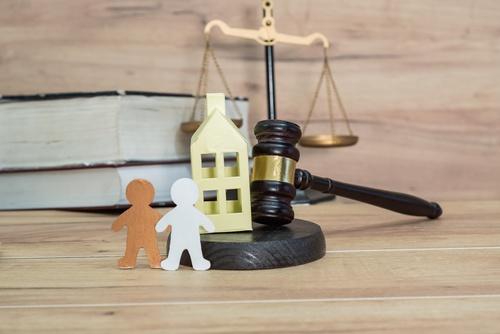 Una iniciativa en el Congreso busca reformar la Ley de Adopciones para acelerar los tr&aacute;mites y priorizar el bienestar de los menores. (Foto ilustrativa: Shutterstock) 