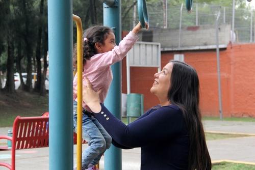 Miles de ni&ntilde;os y adolescentes en Guatemala pasan a&ntilde;os atrapados en el sistema de protecci&oacute;n sin conseguir un hogar definitivo. (Foto ilustrativa: Shutterstock)