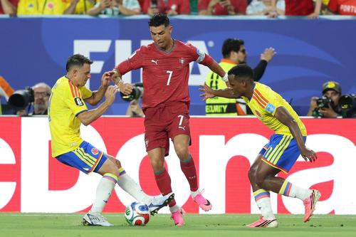 Arias sum&oacute; 89 minutos dentro de la cancha en toda la fase de grupos. (Foto: AFP)