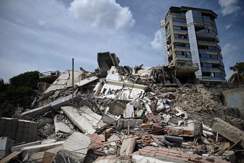 Su residencia ubicada en Playa Grande, La Guaira, se derrumb&oacute; tras los dos sismos.  (Foto: AFP)