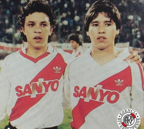 Gallardo y Rojas compartieron en River en los 90. (Foto: Escencia Riverplatense)