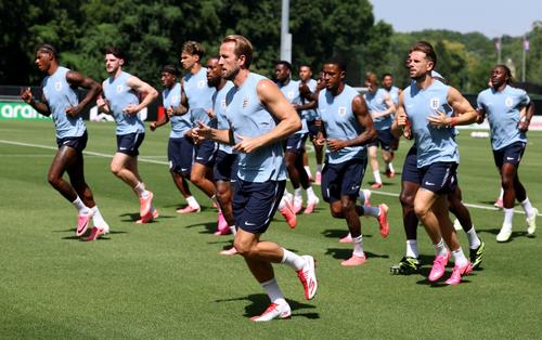 Inglaterra registr&oacute; 105 p&eacute;rdidas de bal&oacute;n provocadas y un tiempo de 34.66 segundos de recuperaci&oacute;n, durante la fase de grupos. (Foto: AFP)