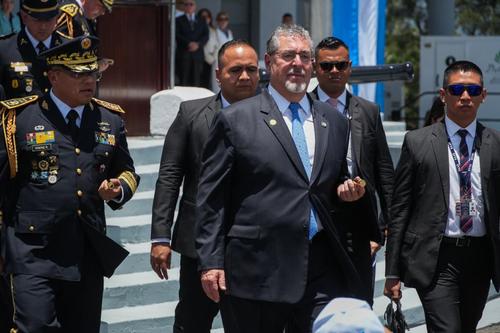 El presidente brind&oacute; un discurso en la Tribuna Militar del Campo Marte este martes 30 de junio. (Foto: Wilder L&oacute;pez/Soy502)