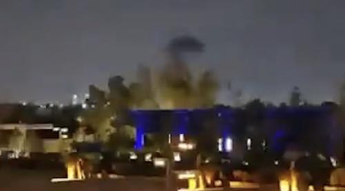 Las autoridades informaron que no se reportaron heridos tras los ataques y el incendio. (Foto: captura de pantalla)