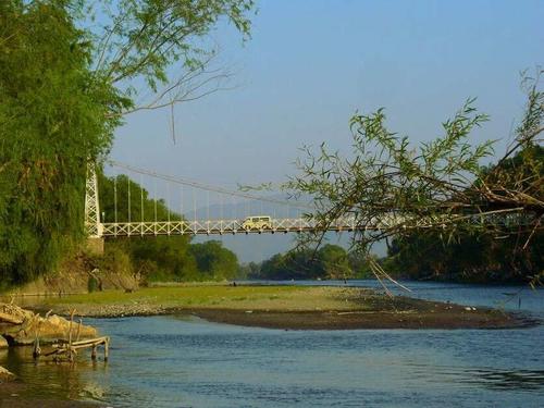 Jos&eacute; Mar&iacute;a Orellana mand&oacute; construir el puente que lleva su nombre y est&aacute; ubicado en El Rancho, San Agust&iacute;n Acasaguastl&aacute;n. (Foto: Silvia Roca/Colaboradora)