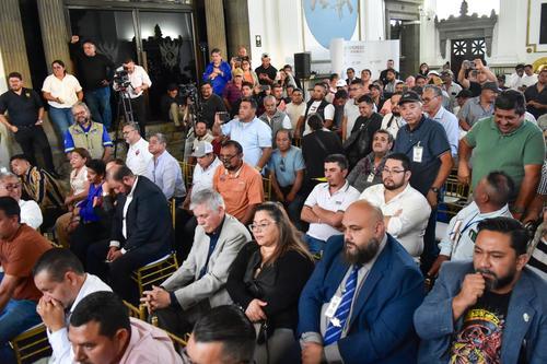 Transportistas acudieron al Congreso el pasado 26 de febrero para pedir la pr&oacute;rroga correspondiente. (Foto: Estuardo Paredes/Colaboraci&oacute;n)