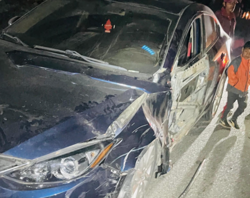 Aparentemente el veh&iacute;culo se le atraves&oacute; al bus por lo que perdi&oacute; el control y termin&oacute; a 20 metros de profundidad en una hondada. (Foto: ASONBOMD)