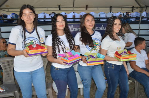 Estudiantes se suman a la celebraci&oacute;n para preservar la tradici&oacute;n. (Foto: Juan Carlos Aquino/Colaborador)