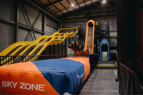 Sky Zone, parque, diversi&oacute;n, salto, Membres&iacute;a Flex, familia, amigos, Guatemala, Soy502