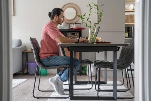 Autoridades se&ntilde;alan que el teletrabajo podr&iacute;a ayudar a reducir el impacto del tr&aacute;fico en Guatemala. (Foto ilustrativa: Shutterstock)