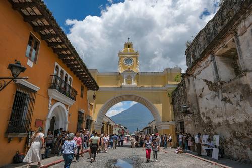 Escenario colonial ideal para una caminata familiar al atardecer. (foto: shutterstock)