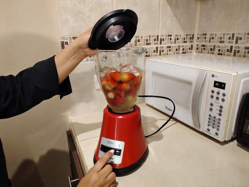 Licuar todos los ingredientes. (Foto: Gabriela Guerrero)