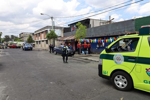 Las autoridades se han hecho presentes al lugar para realizar las diligencias de ley. (Foto: Bomberos Municipales)
