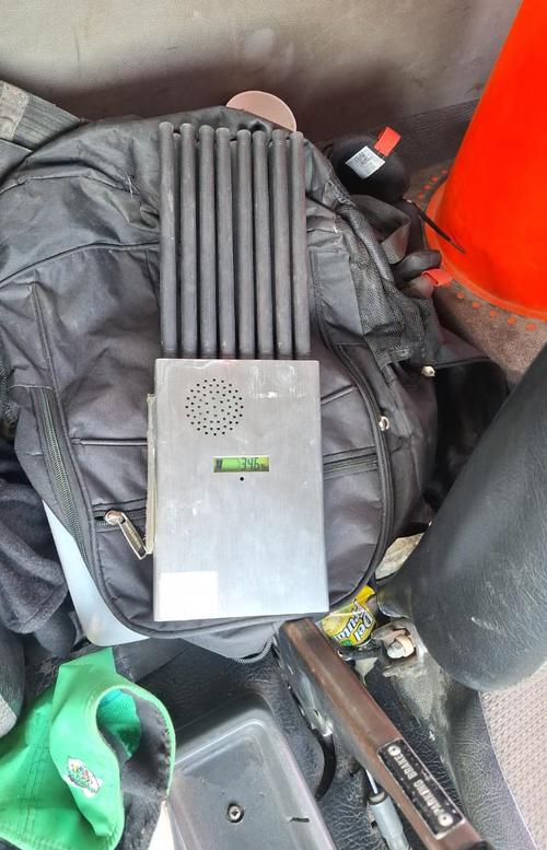 Un bloqueador de se&ntilde;ales fue localizado en el interior del cami&oacute;n. (Foto: PNC)