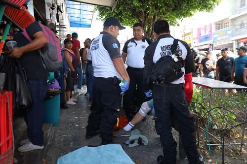El herido fue trasladado consciente al Hospital San Juan de Dios. (Foto: Bomberos Voluntarios) 