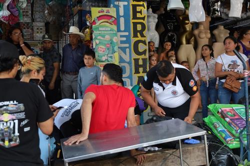 Bomberos Voluntarios atendieron a un hombre con una herida de bala en la pierna derecha. (Foto: Bomberos Voluntarios)