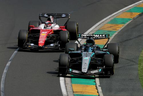Leclerc y Russell estuvieron d&aacute;ndose la gran batalla. (Foto: AFP)