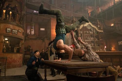 Las escenas de acci&oacute;n se lograron mediante coreograf&iacute;as, efectos pr&aacute;cticos y CGI avanzado. (fuente: X)