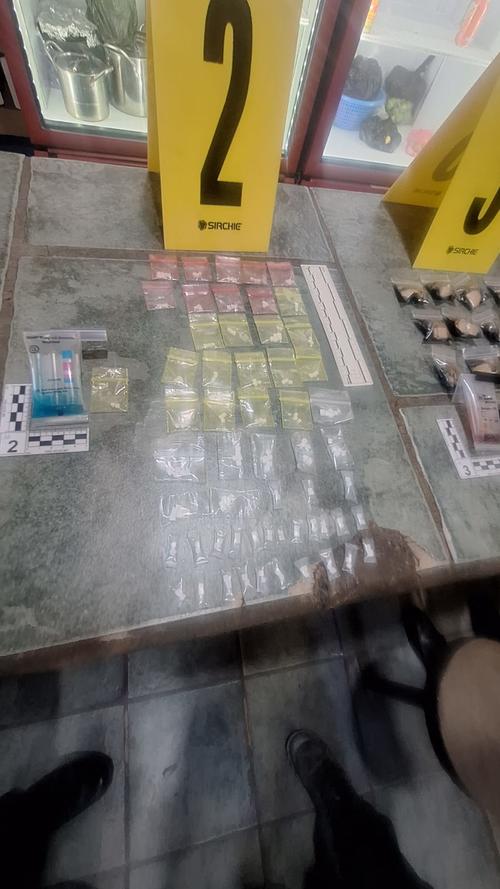 El inmueble funcionaba como fachada para la venta de droga. (Foto: PNC)