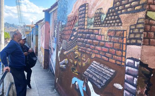 Jorge Cord&oacute;n espera colaborar con el mantenimiento de los murales pintados en el cementerio municpal. (Foto: Carlos Sotz/Colaborador)