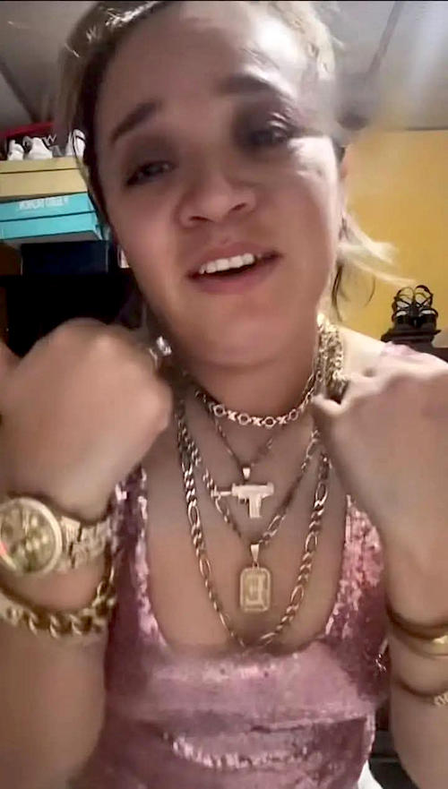 En las redes sociales le gustaba lucir joyas. (Foto: Redes Sociales)