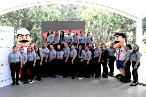 Pizza, Al Macarone, nueva imagen, rebranding, Guatemala, Soy502