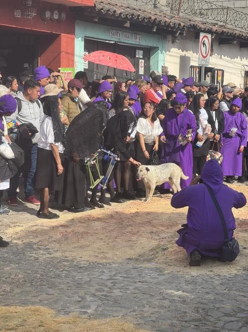 Manchas se ha dado a conocer por acompa&ntilde;ar a los devotos en v&iacute;speras de Semana Santa. (Foto: Redes Sociales)