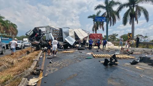Autoridades confirmaron que los dos camiones del accidente en Escuintla el pasado s&aacute;bado no ten&iacute;an limitadores de velocidad. (Foto: Archivo/Nuestro Diario)
