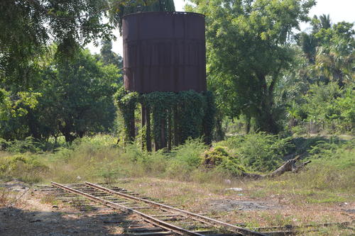 El tanque de agua que se usaba en la estaci&oacute;n a&uacute;n permanece en el sitio. (Foto: Juan Carlos Aquino/Colaborador)