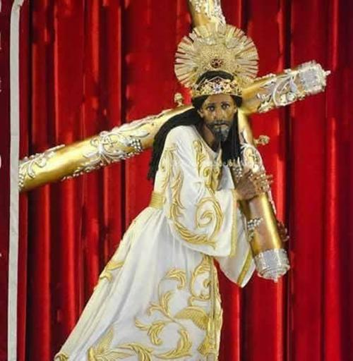 Varias de sus creaciones fueron portadas por diferentes Nazarenos de parroquias a nivel nacional. (Foto: Manuel Peralta/Colaborador)