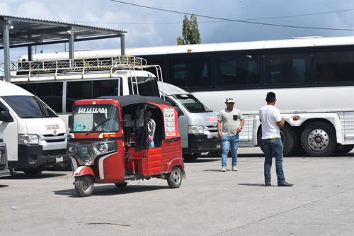 Los transportistas han tenido que incrementar el precio del pasaje ante la subida de precios del combustible. (Foto: Carlos Pelaez/Colaborador)