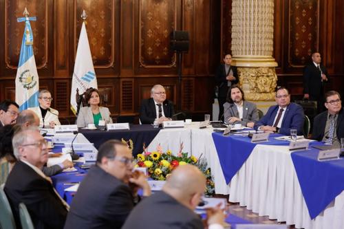 Gabinete Econ&oacute;mico, Combustibles, canasta b&aacute;sica, propuesta, precios altos, 02