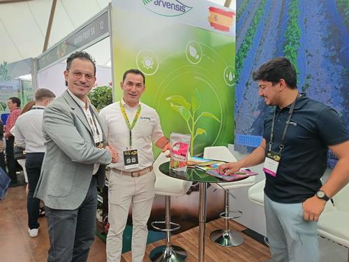 Las conexiones de negocios son uno de los puntos m&aacute;s importantes de cada edici&oacute;n del Agritrade. (Foto: J&eacute;ssica Osorio/Soy502)