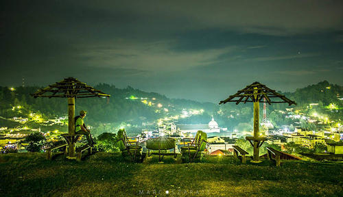 Vecinos y turistas llegan para apreciar el lugar. (Foto: Marcos Zarate)
