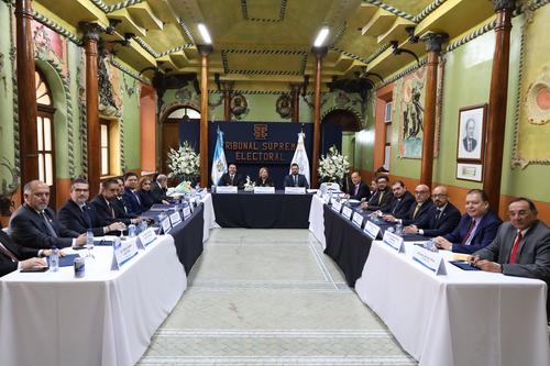 Las fotograf&iacute;as de la actividad fueron proporcionadas posteriormente por el departamento de comunicaci&oacute;n del TSE. (Foto: TSE/Soy502)
