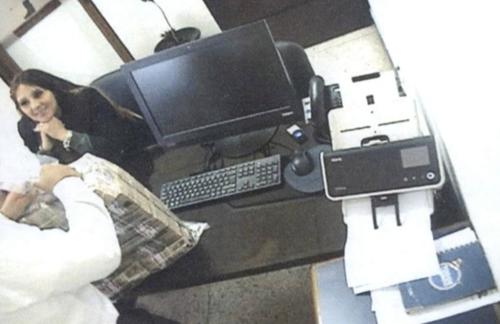 Los cheques fueron cambiados en solo 12 d&iacute;as. (Foto: Soy502)