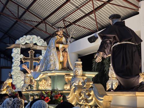 La historia y la fe convergen en la figura del protector. (Foto: Surama Rodas/Colaboradora)