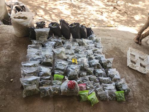 Parte de la droga incautada a red de narcoreposter&iacute;a. (Foto: PNC)