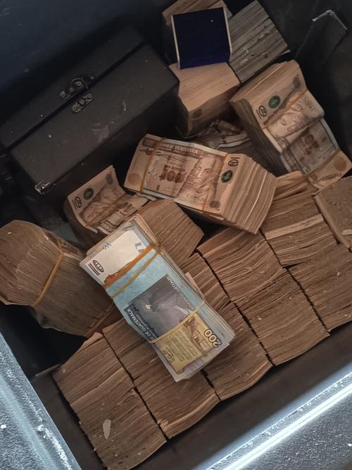 Dinero incautado a red de narcoreposter&iacute;a. (Foto: PNC)
