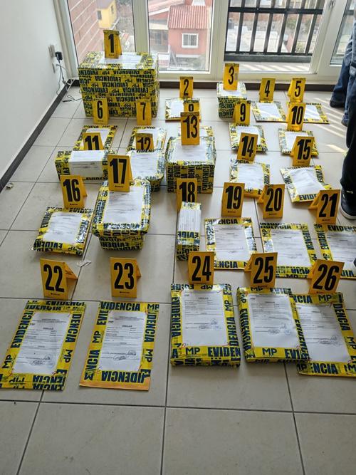 Varios indicios fueron localizados. 
(Foto: PNC)