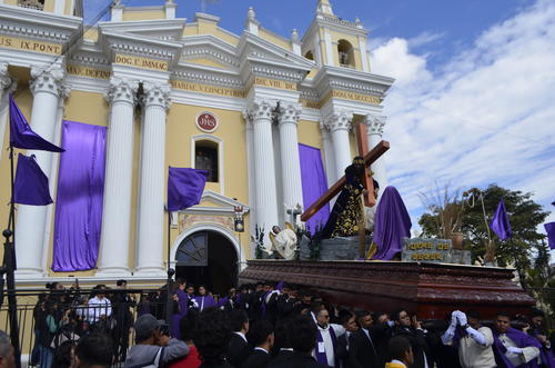 El recorrido se realiza por calles principales de la ciudad. (Foto: Jos&eacute; G&oacute;mez/Colaborador)
