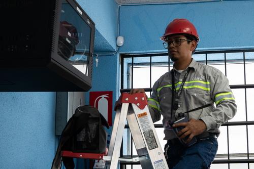 Claro, Fibra &Oacute;ptica, internet, conexi&oacute;n, velocidad, aulas, alumnos, maestros, escuela, Guatemala, Soy502