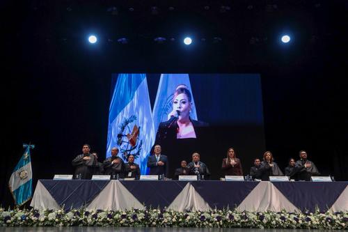 Entonaci&oacute;n del Himno Nacional de Guatemala durante la toma de posesi&oacute;n oficial por parte de los magistrados del TSE. (Foto: Oscar Rivas/Colaboraci&oacute;n)