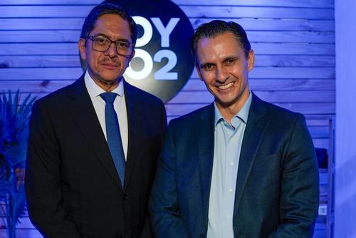 El periodista econ&oacute;mico Byron Dard&oacute;n (izquierda), entrevist&oacute; a Juan Carlos Zapata, director de Fundesa, en Econom&iacute;a HOY Podcast. (Foto: Juan Carlos P&eacute;rez / Soy502)