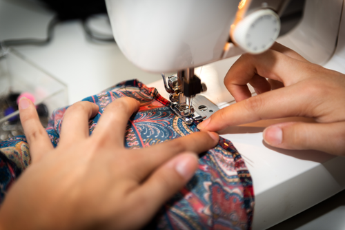 Se estima que m&aacute;s del 70% de las mujeres ocupadas est&aacute;n en el sector informal. (Foto: Canva/Soy502)