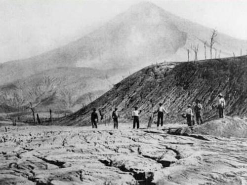 Algunas de las im&aacute;genes que muestran la poderosa explosi&oacute;n. (Foto: Internet.)