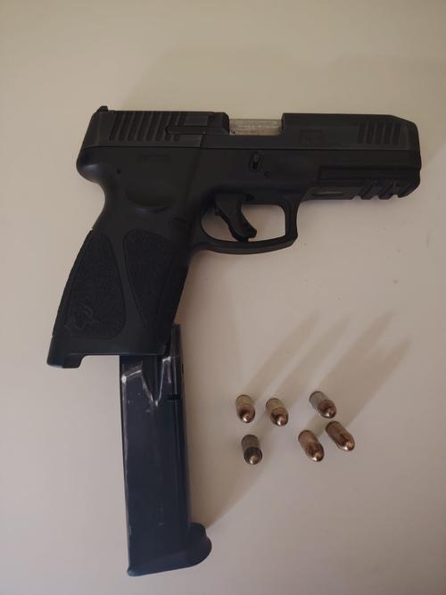 La PNC Incauta arma con reporte de robo. (Foto: PNC)