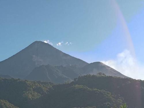 Esta es la impresionante vista del volc&aacute;n desde los miradores de la comunidad. (Foto: Senderos Loma Linda)