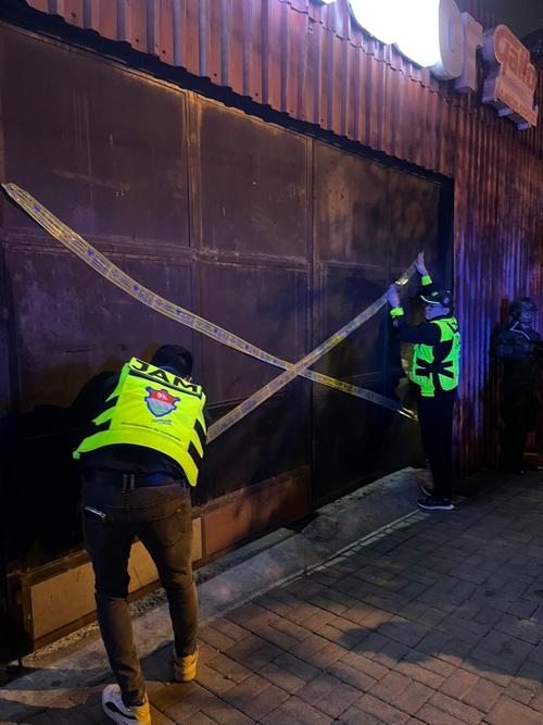 Autoridades cierran establecimientos por incumplir normativa. (Foto: Alcald&iacute;a Auxiliar zona 17)